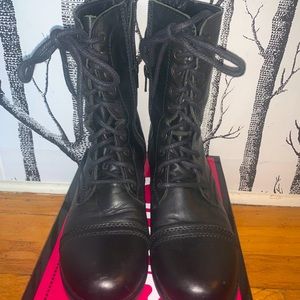 Steve Madden combat “troopa” boots